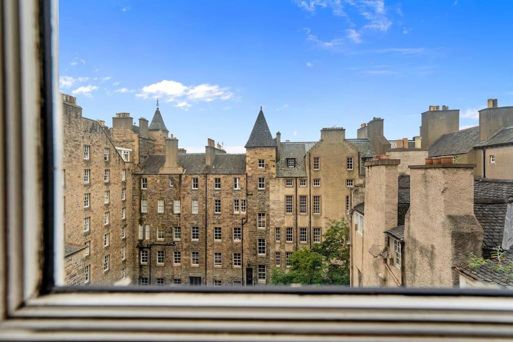 Boutique Modern Royal Mile Apartment Sleeps 4 Единбург Екстериор снимка